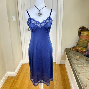 Vintage Dress Slip Midi Length Blue Nylon Lace Trim Cups and Hem Y2K (~XS)